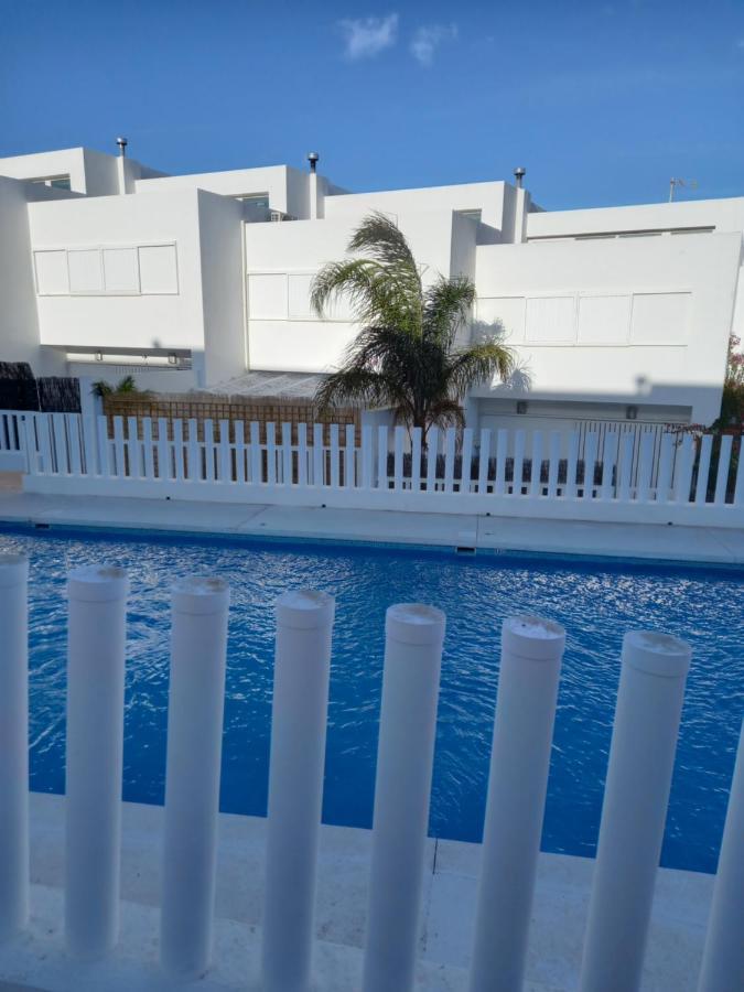 A Levante Conil- Solo Familias Y Parejas Conil De La Frontera Zewnętrze zdjęcie